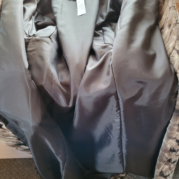 C.D.V. Comme Du Vrai Paris Faux Fur Long Coat size 6 - Picture 10 of 10